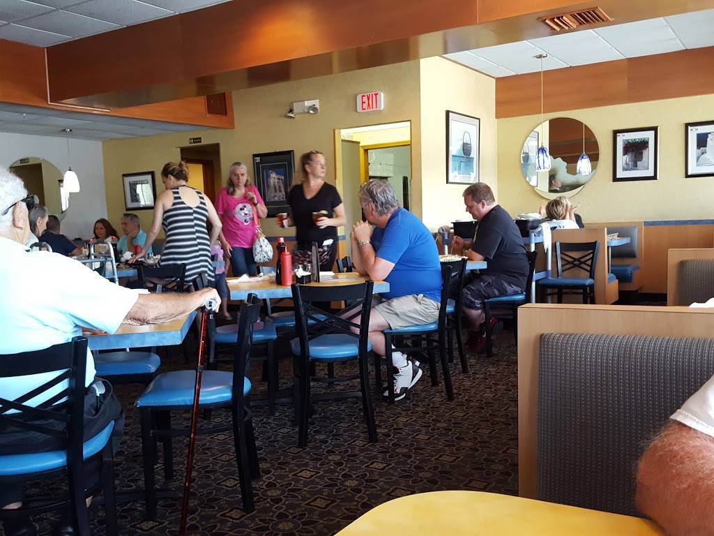 Victorias Family Restaurant | restaurant | 370 N Courtenay Pkwy, Merritt Island, FL 32953, USA | 3214591656 OR +1 321-459-1656