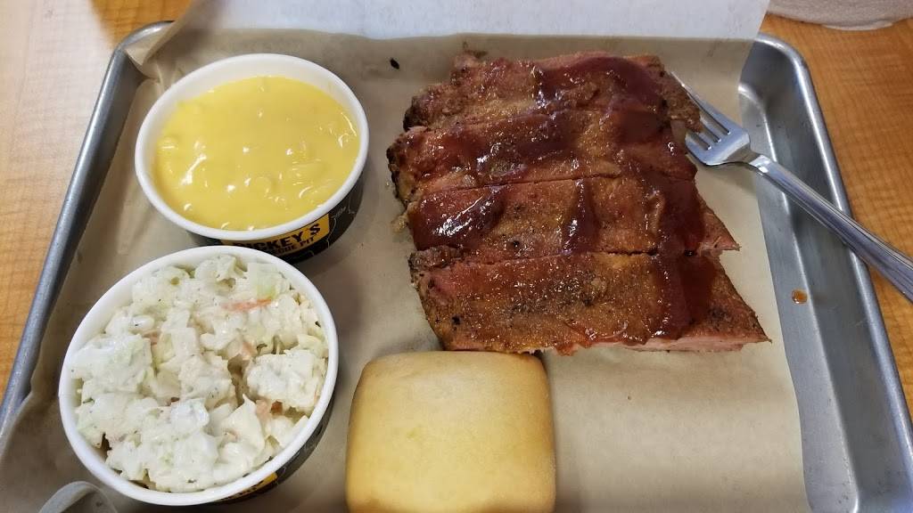 Dickeys Barbecue Pit | restaurant | 8808 North, TX-146, Baytown, TX 77523, USA | 2819180075 OR +1 281-918-0075