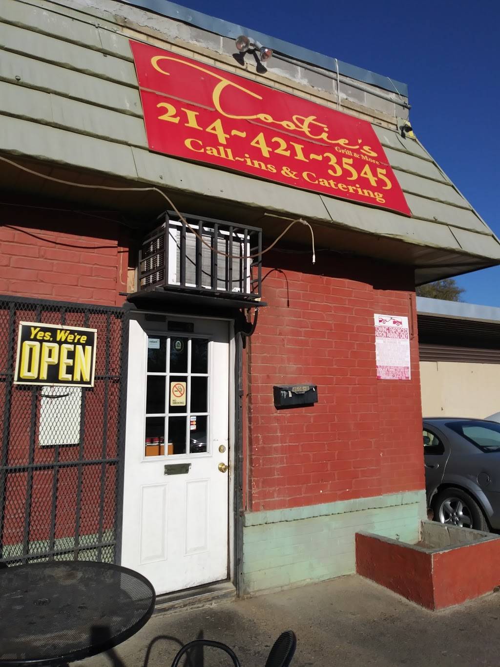 Tooties Grill & More | restaurant | south, 4606 S Lamar St, Dallas, TX 75215, USA | 2144213545 OR +1 214-421-3545