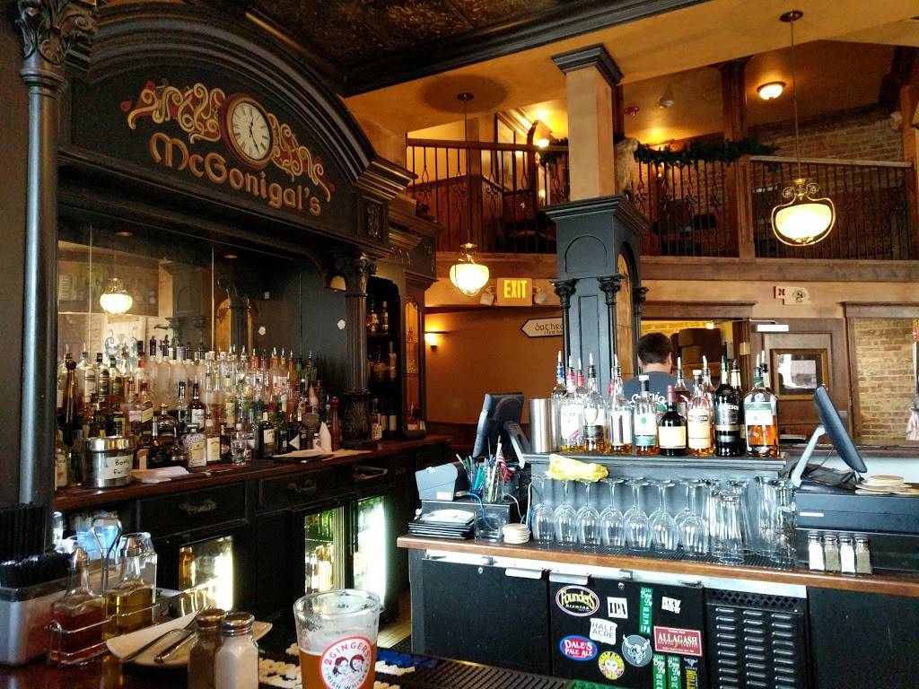 McGonigals Pub | The Loft | restaurant | 105 S Cook St, Barrington, IL 60010, USA | 8472777400 OR +1 847-277-7400