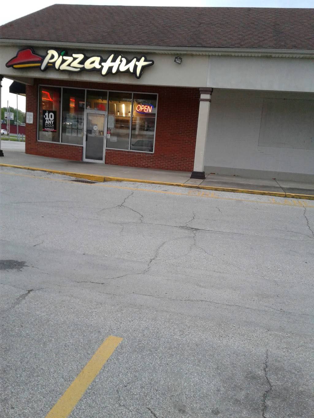Pizza Hut | meal takeaway | 1705 S Raccoon Rd, Youngstown, OH 44515, USA | 3307921002 OR +1 330-792-1002