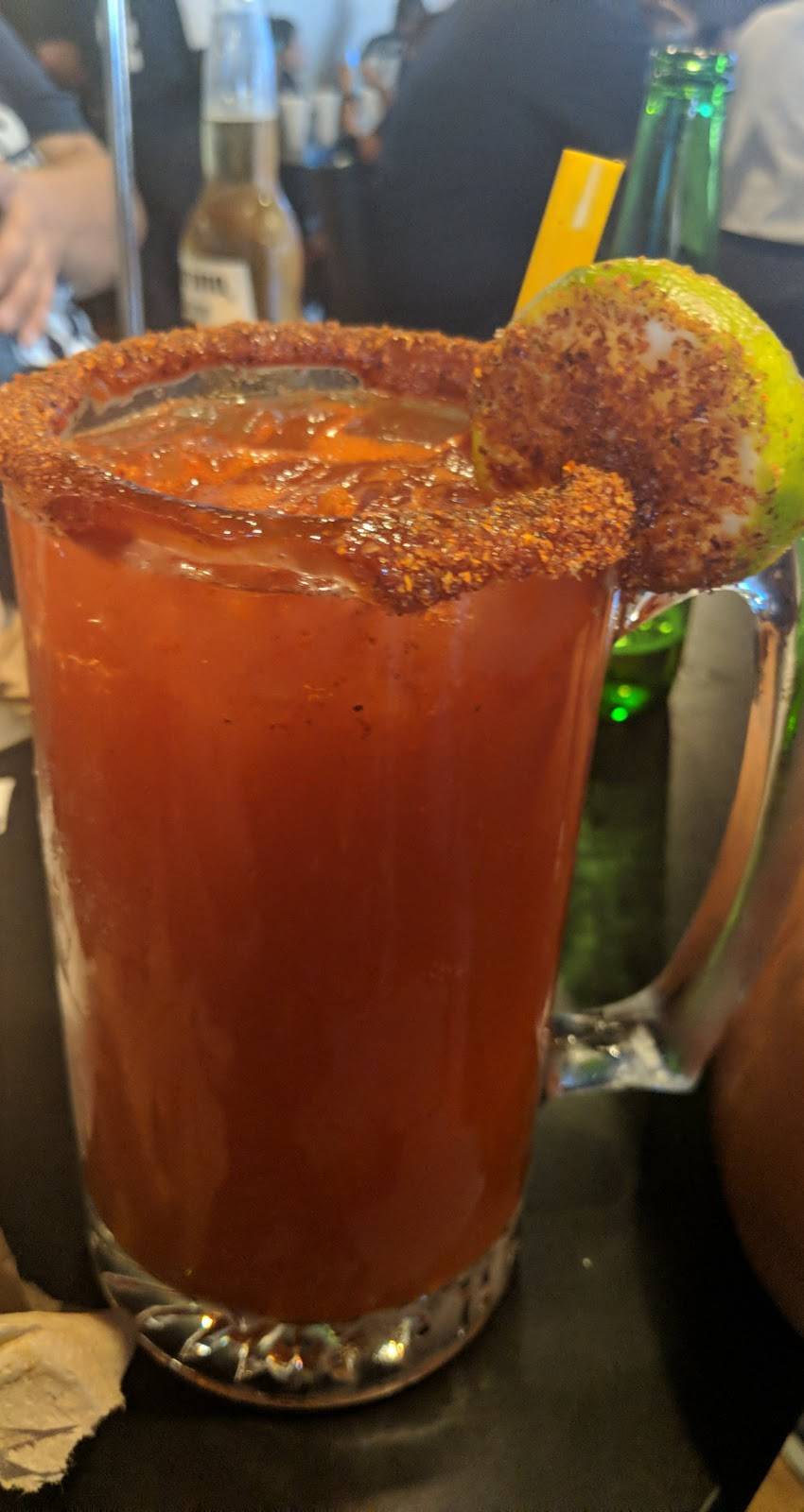 Chiki Chiki Wings and Sports | restaurant | 16312 Arrow Blvd, Fontana, CA 92335, USA | 9094293209 OR +1 909-429-3209