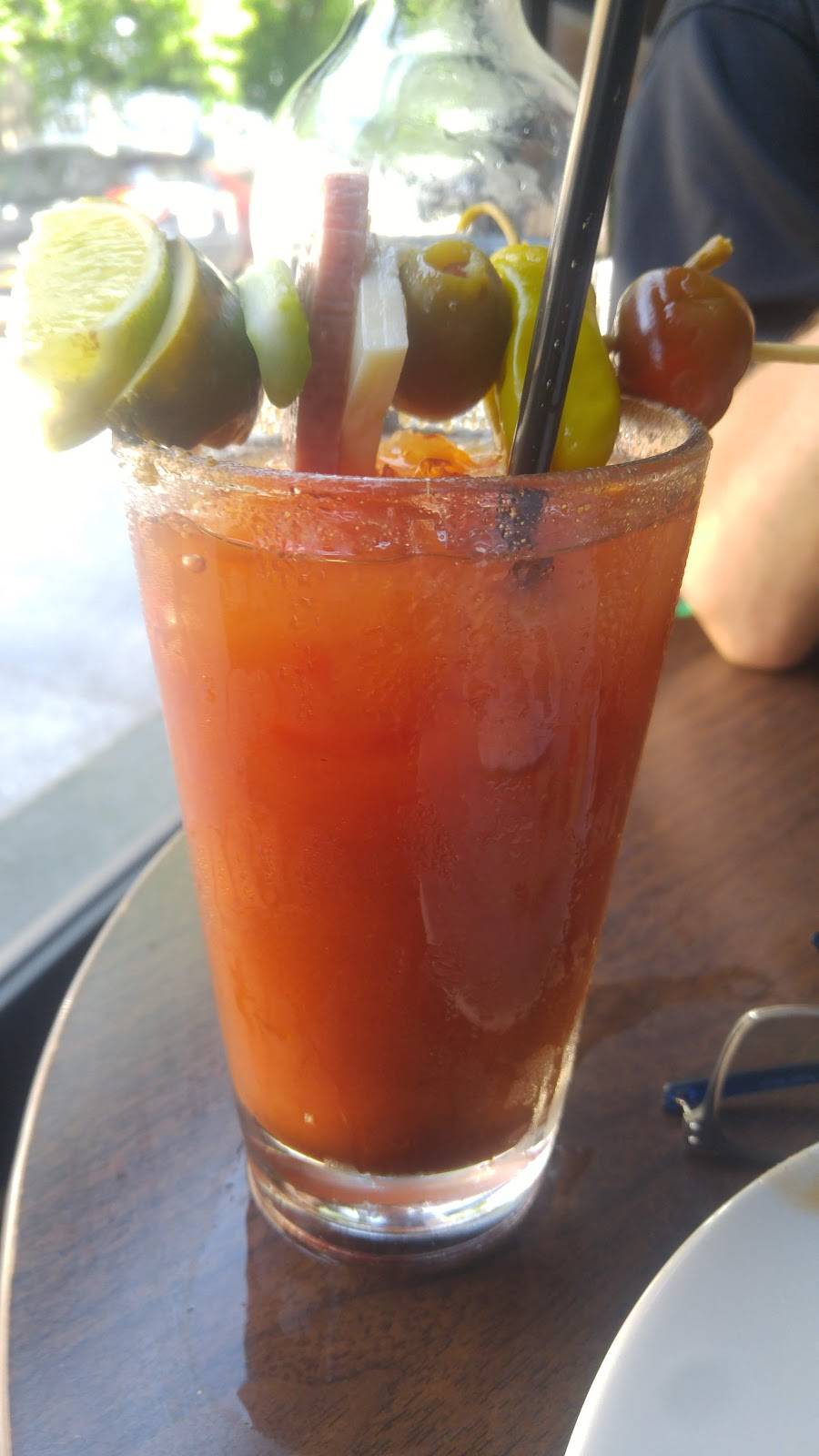 ODonovans | restaurant | 2100 W Irving Park Rd, Chicago, IL 60618, USA | 7734782100 OR +1 773-478-2100