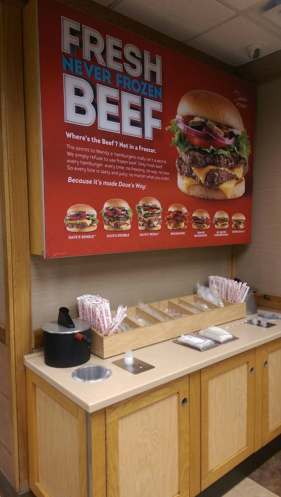 Wendys | restaurant | 2005 N Lewis Ave, Waukegan, IL 60087, USA | 8473360067 OR +1 847-336-0067