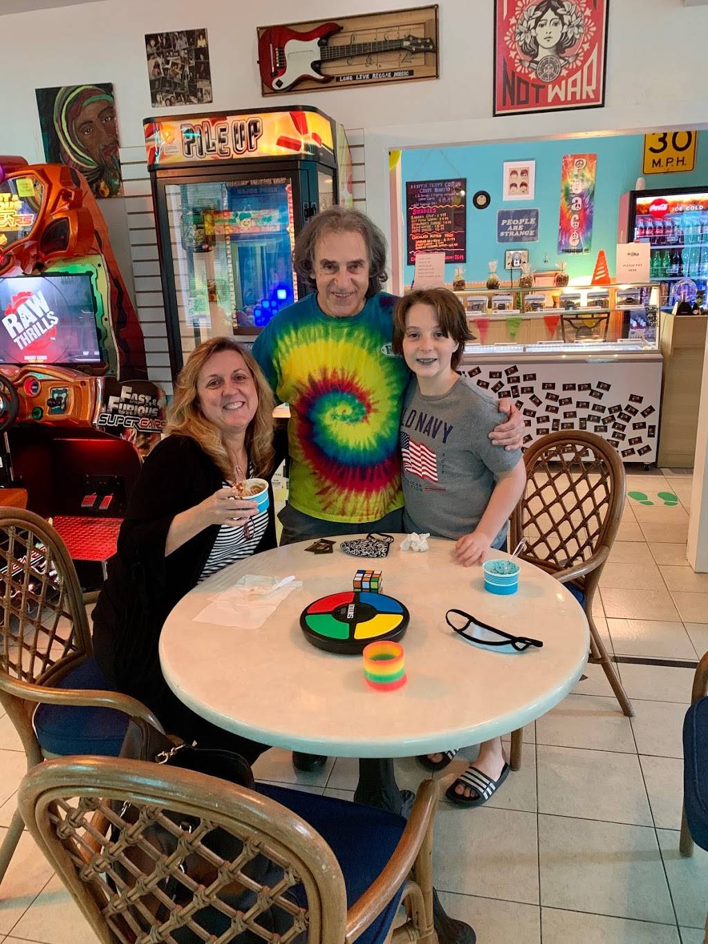 Hippie Trippy Ice Cream Experience | restaurant | 12730 McGregor Blvd, Fort Myers, FL 33919, USA | 2399859895 OR +1 239-985-9895