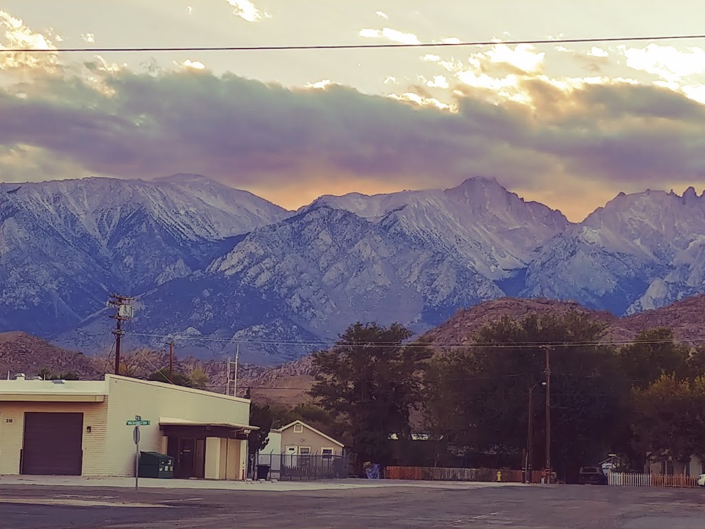 Lone Pine Smokehouse | restaurant | 325 S Main St, Lone Pine, CA 93545, USA | 7608764433 OR +1 760-876-4433