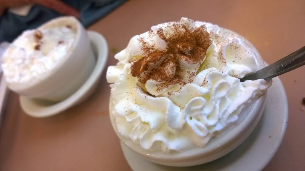 Moms Restaurant | restaurant | 2691 Fort St, Trenton, MI 48183, USA | 7346717667 OR +1 734-671-7667