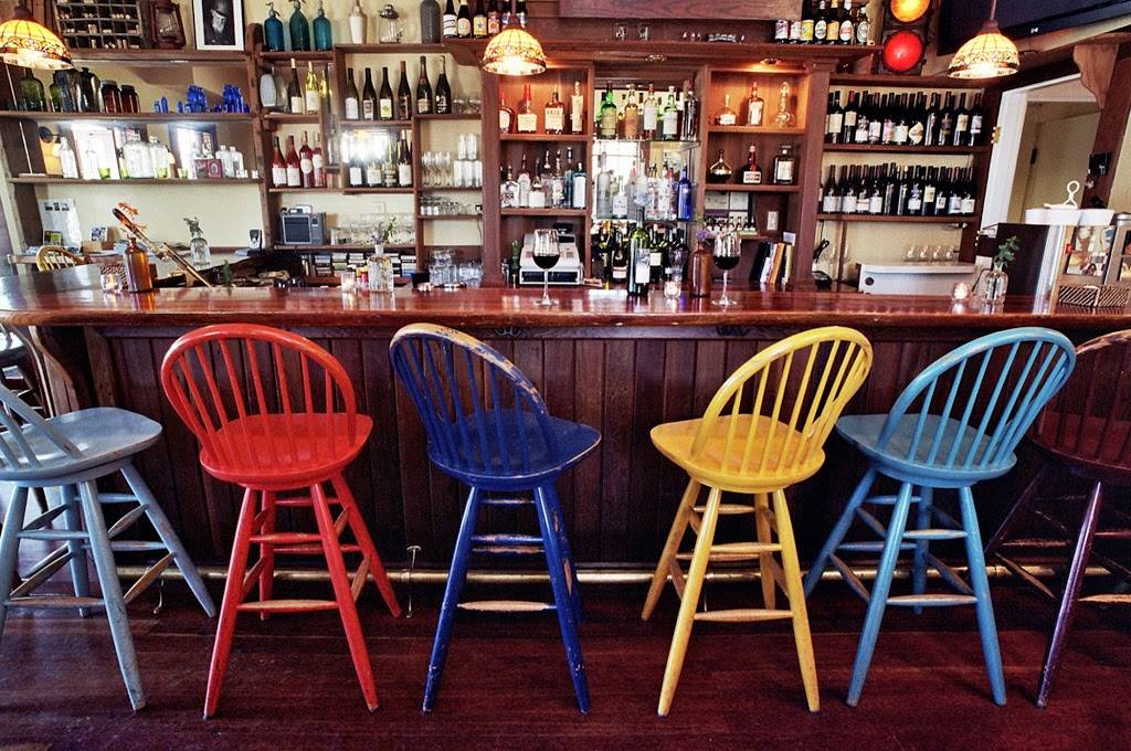 Rocker Oysterfellers | restaurant | 14415 Shoreline Hwy, Valley Ford, CA 94972, USA | 7078761983 OR +1 707-876-1983