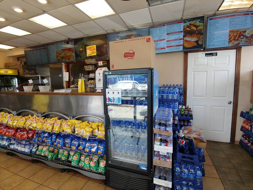 Corner Grill N Pizzeria | restaurant | 2 S Franklin St, Holbrook, MA 02343, USA | 7817673500 OR +1 781-767-3500