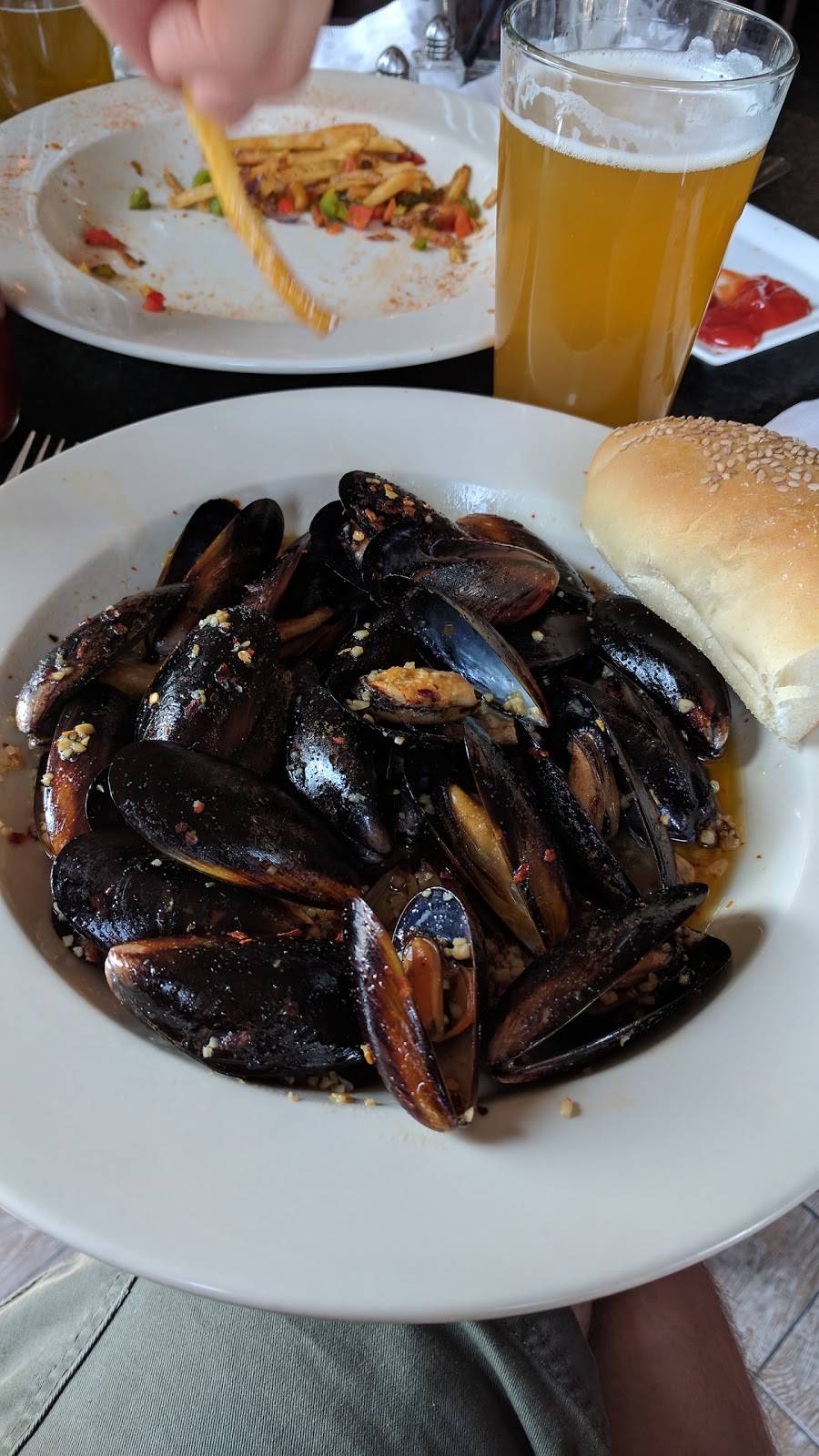 Station Tap | restaurant | 4201 Ferne Blvd, Drexel Hill, PA 19026, USA | 4844693222 OR +1 484-469-3222