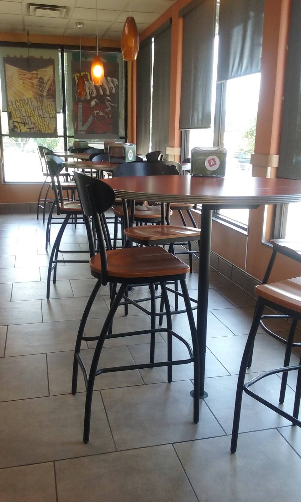 Jack in the Box | restaurant | 4313 W Illinois Ave, Dallas, TX 75211, USA | 2144677943 OR +1 214-467-7943