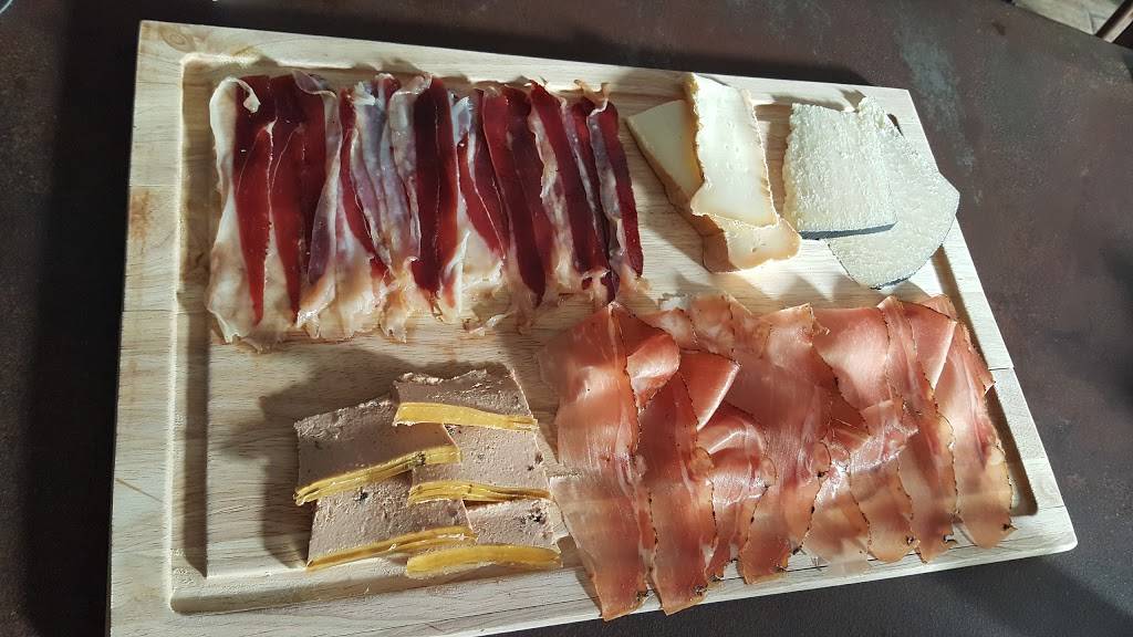 Bin 152 | restaurant | 152 King St, Charleston, SC 29401, USA | 8435777359 OR +1 843-577-7359