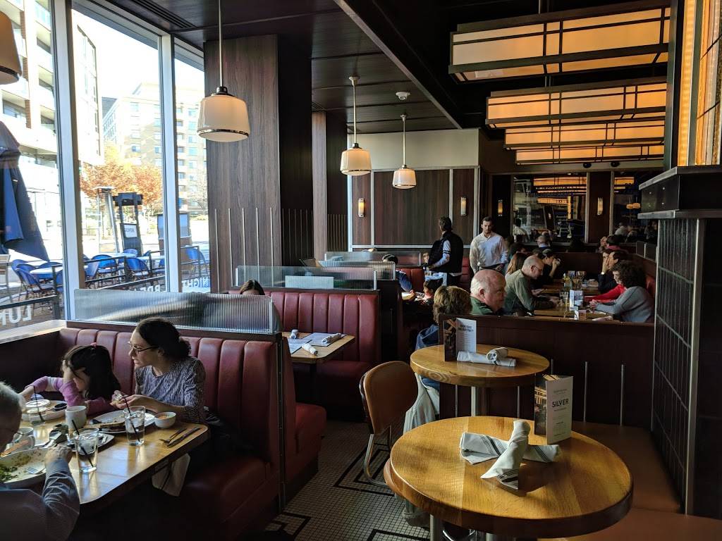 Silver New American Brasserie | restaurant | 7150 Woodmont Ave, Bethesda, MD 20815, USA | 3016529780 OR +1 301-652-9780