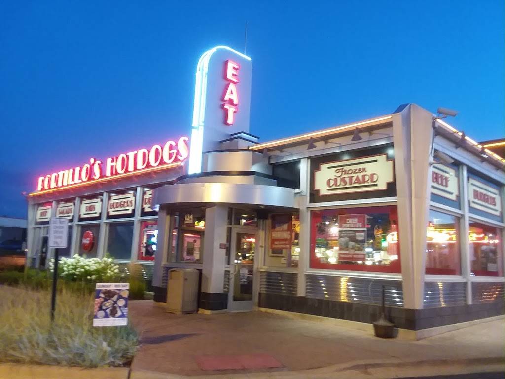 Portillos Hot Dogs | meal takeaway | 134 E Boughton Rd, Bolingbrook, IL 60440, USA | 6307593735 OR +1 630-759-3735