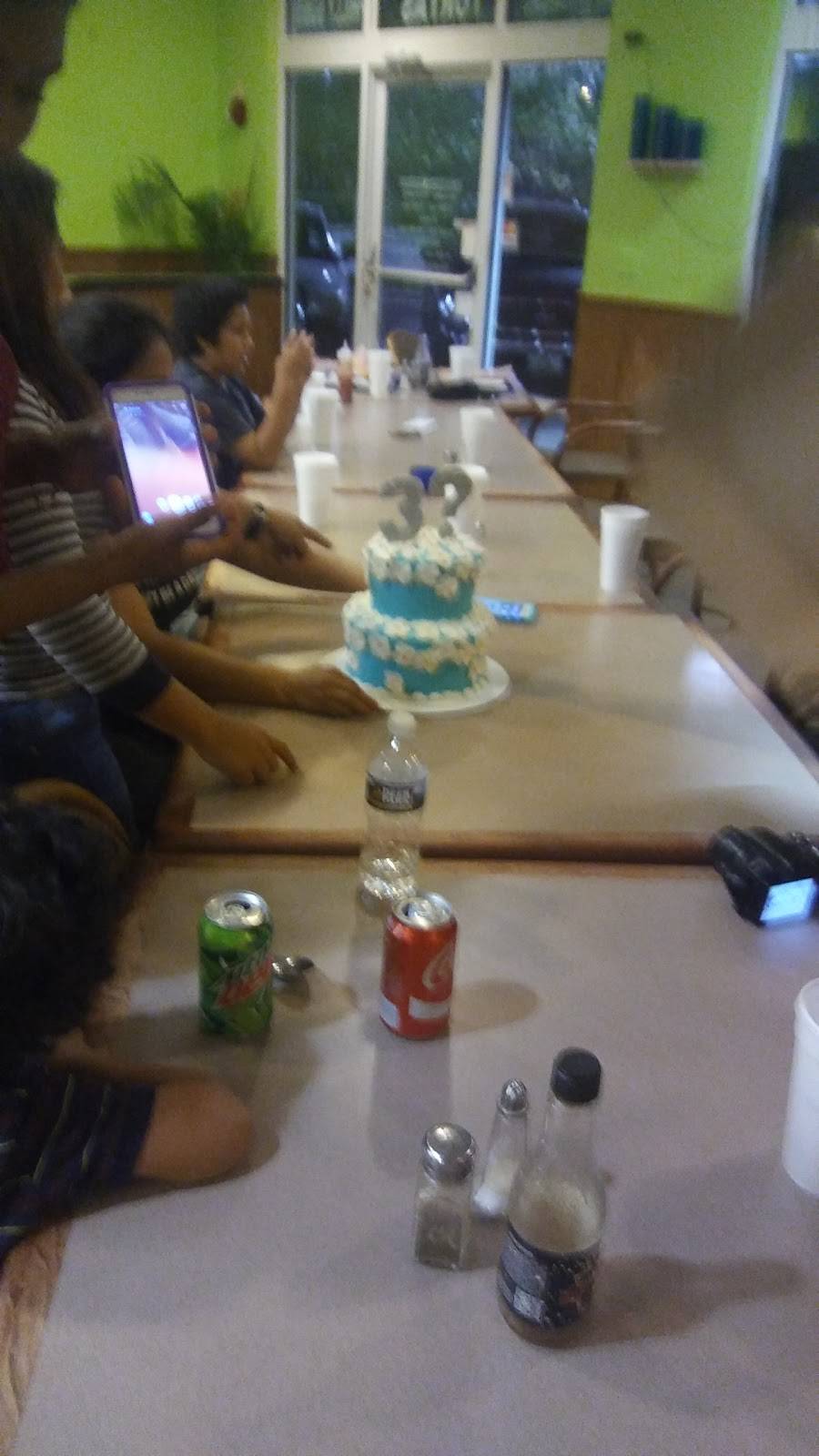 Mr. Gus | restaurant | 2910 Mt Holly-Huntersville Rd, Charlotte, NC 28214, USA | 7043954888 OR +1 704-395-4888