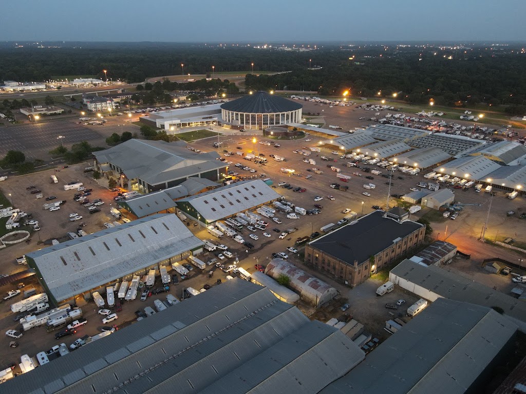 Farmers Market Café | restaurant | 929 High St, Jackson, MS 39202, USA | 6014670800 OR +1 601-467-0800