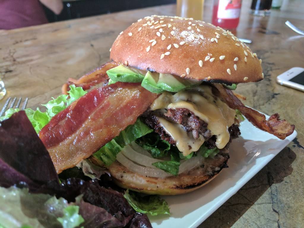 Causwells | restaurant | 2346 Chestnut St, San Francisco, CA 94123, USA | 4154476081 OR +1 415-447-6081