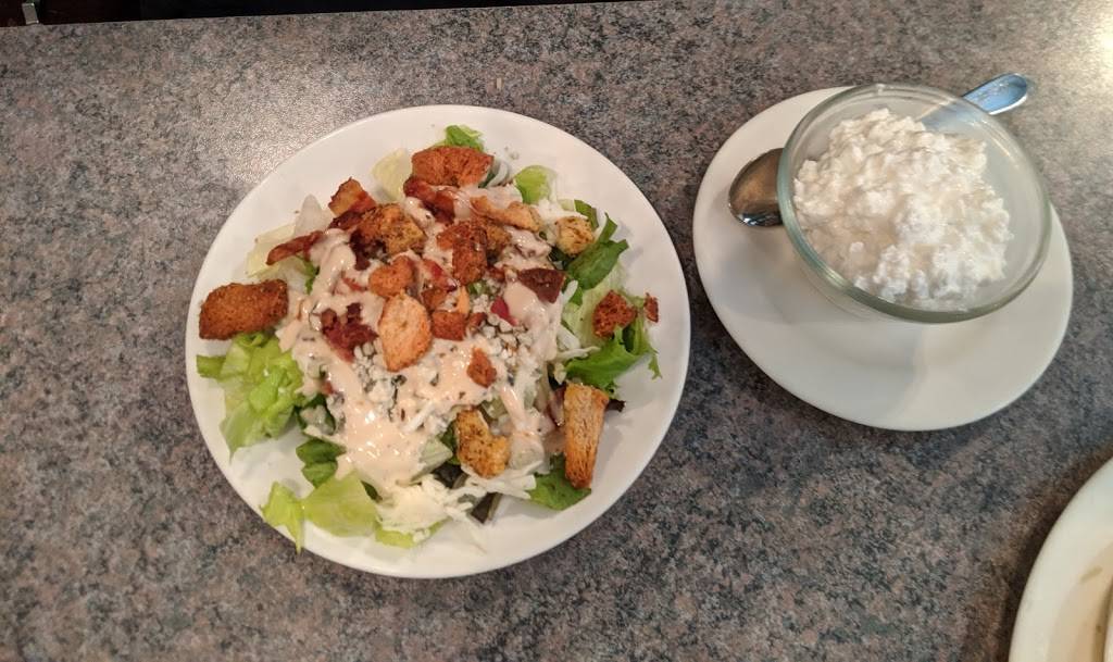 Tishs Restaurant | restaurant | 1207 S 35th St, Council Bluffs, IA 51501, USA | 7123235456 OR +1 712-323-5456