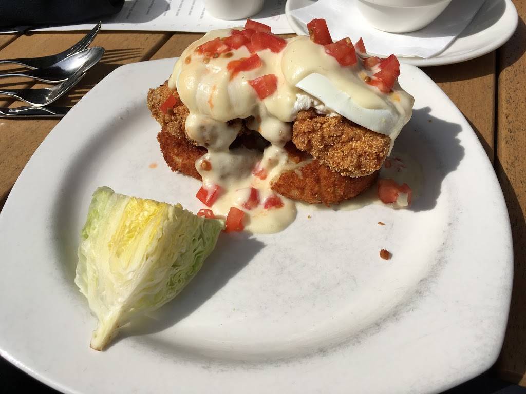 The Towne Plaza | restaurant | 203 Cass St, Traverse City, MI 49684, USA | 2319290900 OR +1 231-929-0900