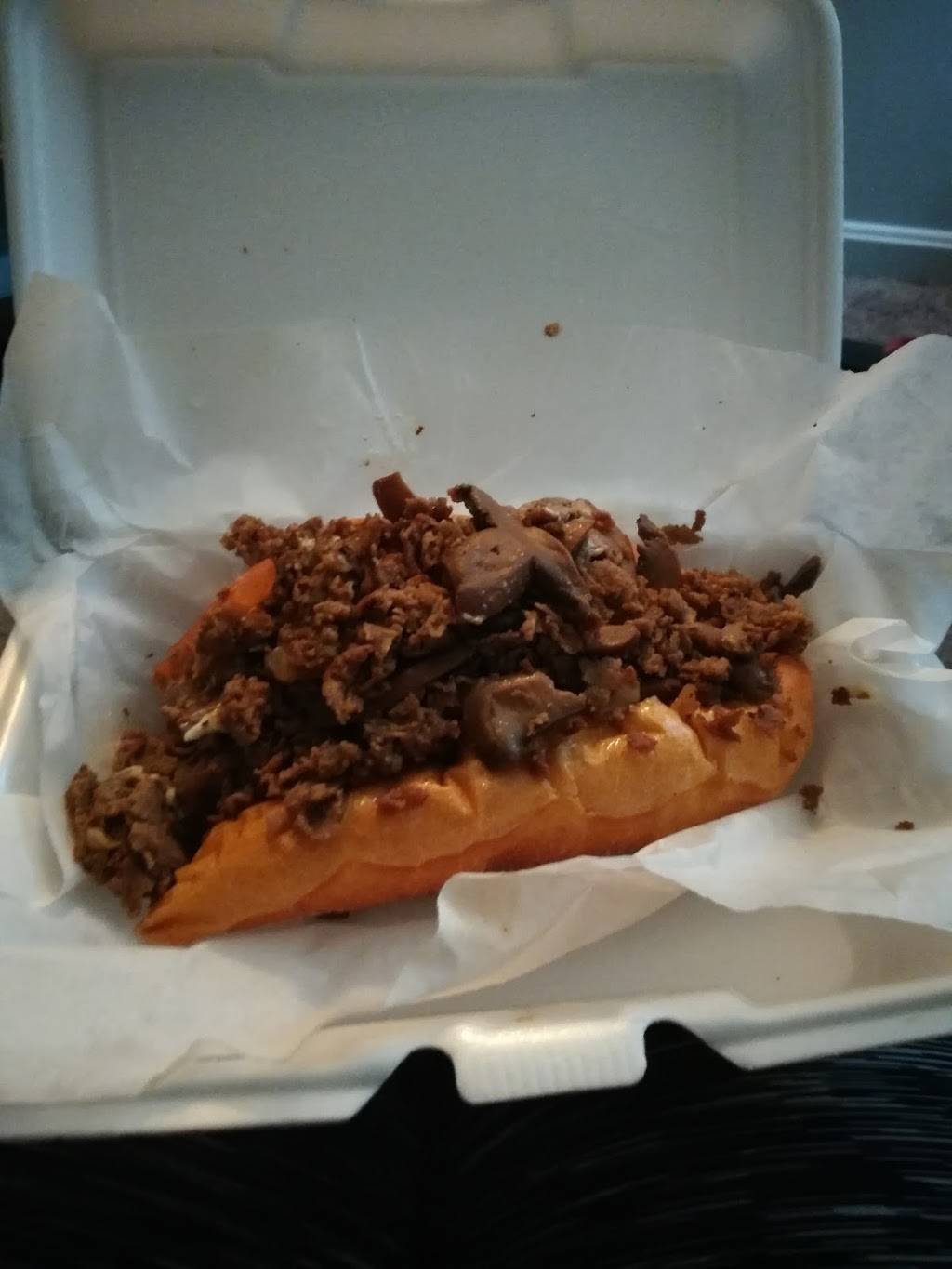 Barrys Cheesesteaks | restaurant | 1161 S 2nd St, Louisville, KY 40203, USA | 5026182288 OR +1 502-618-2288