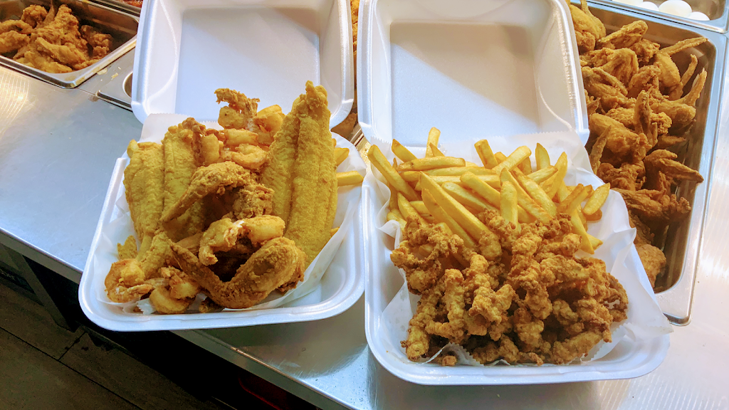 Pompano fish and chicken | restaurant | 317 E Copans Rd, Pompano Beach, FL 33064, USA | 9548605050 OR +1 954-860-5050