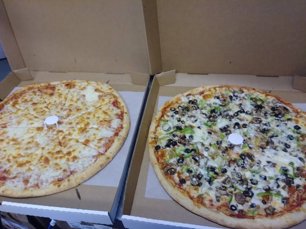 Carmines Pizzeria | restaurant | 1565 W Main St #210, Lewisville, TX 75067, USA | 9729560705 OR +1 972-956-0705