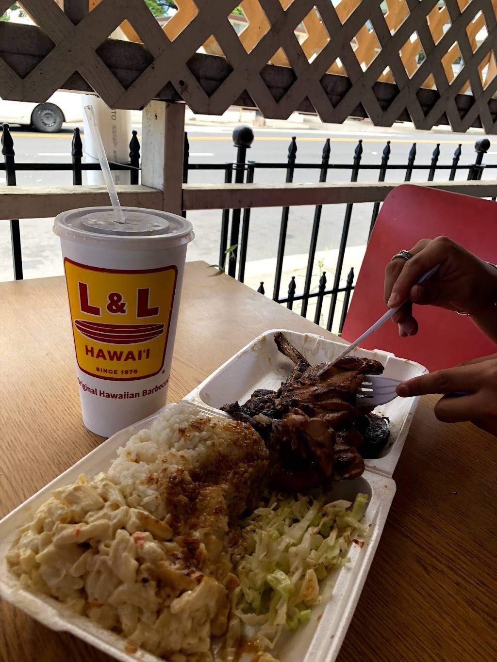 L&L Hawaiian Barbecue | restaurant | 1711 Liliha St, Honolulu, HI 96817, USA | 8085333210 OR +1 808-533-3210