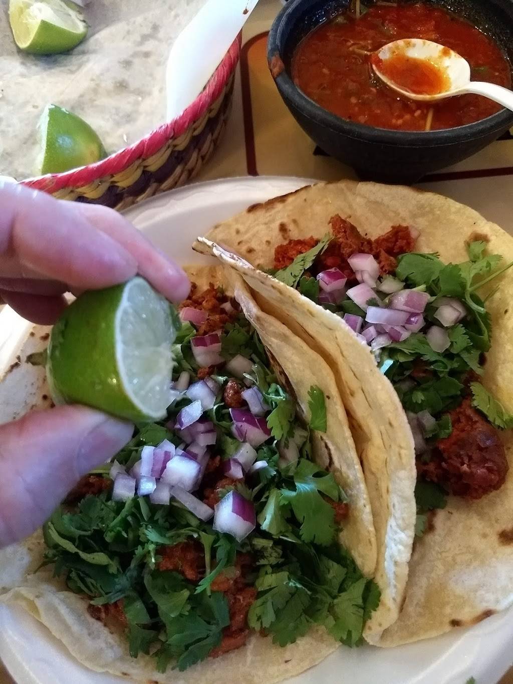 Don Lucho Restaurant | restaurant | 565 W Lincoln Ave, Milwaukee, WI 53207, USA | 4146431744 OR +1 414-643-1744