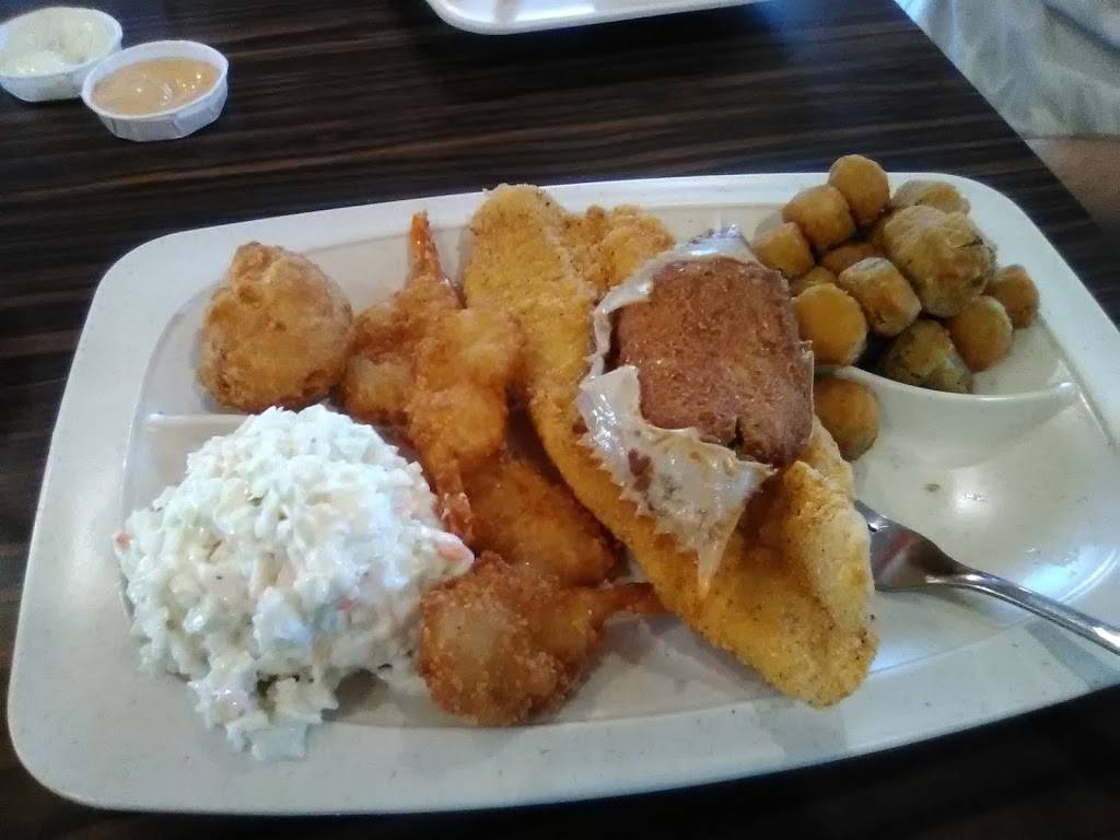 Captain Ds | restaurant | 8342 US Highway 51 N, Millington, TN 38053, USA | 9018733500 OR +1 901-873-3500