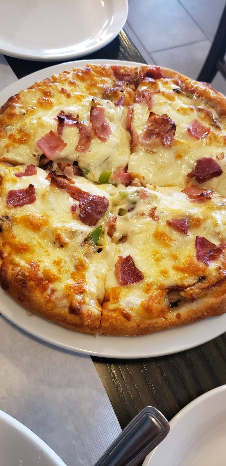 Napolis Restaurant Pizza & Pasta | restaurant | 81 Richmond Rd, Ottawa, ON K1Z 6V8, Canada | 6137281973 OR +1 613-728-1973