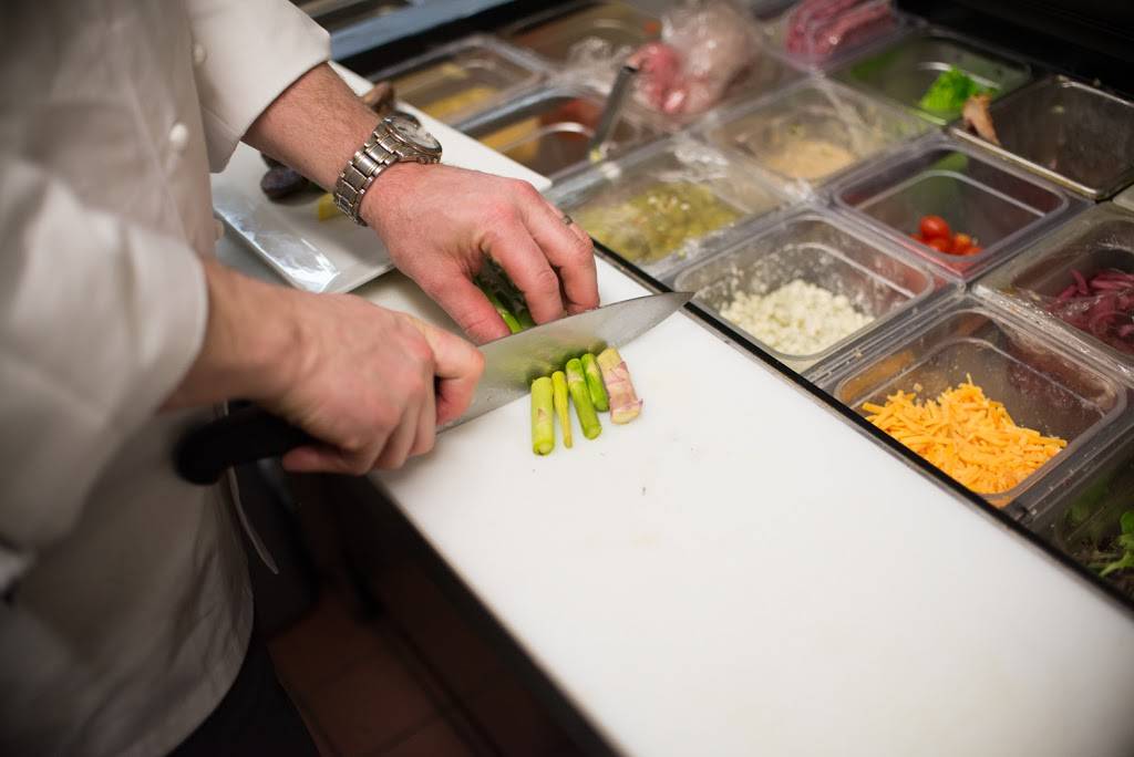 Max410 | restaurant | 201 Continental Ave, Cohoes, NY 12047, USA | 5183280079 OR +1 518-328-0079