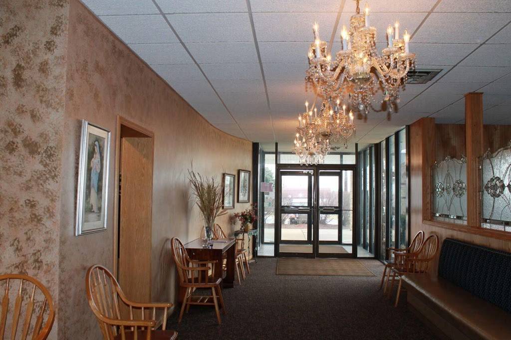 Maxfields Restaurant | restaurant | 11228 N Wyman Rd, Blanchard, MI 49310, USA | 9894275630 OR +1 989-427-5630