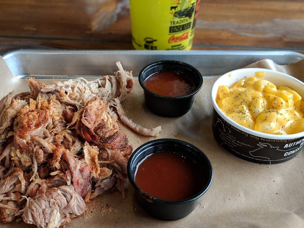 Dickeys Barbecue Pit | restaurant | 380 E Division St NE, Rockford, MI 49341, USA | 6169517111 OR +1 616-951-7111