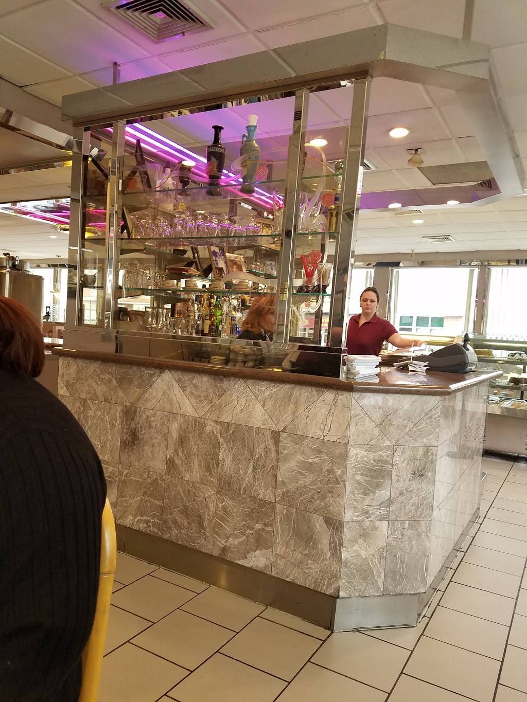 West Haven Duchess Dineraunt | restaurant | 706 Campbell Ave, West Haven, CT 06516, USA | 2039339128 OR +1 203-933-9128