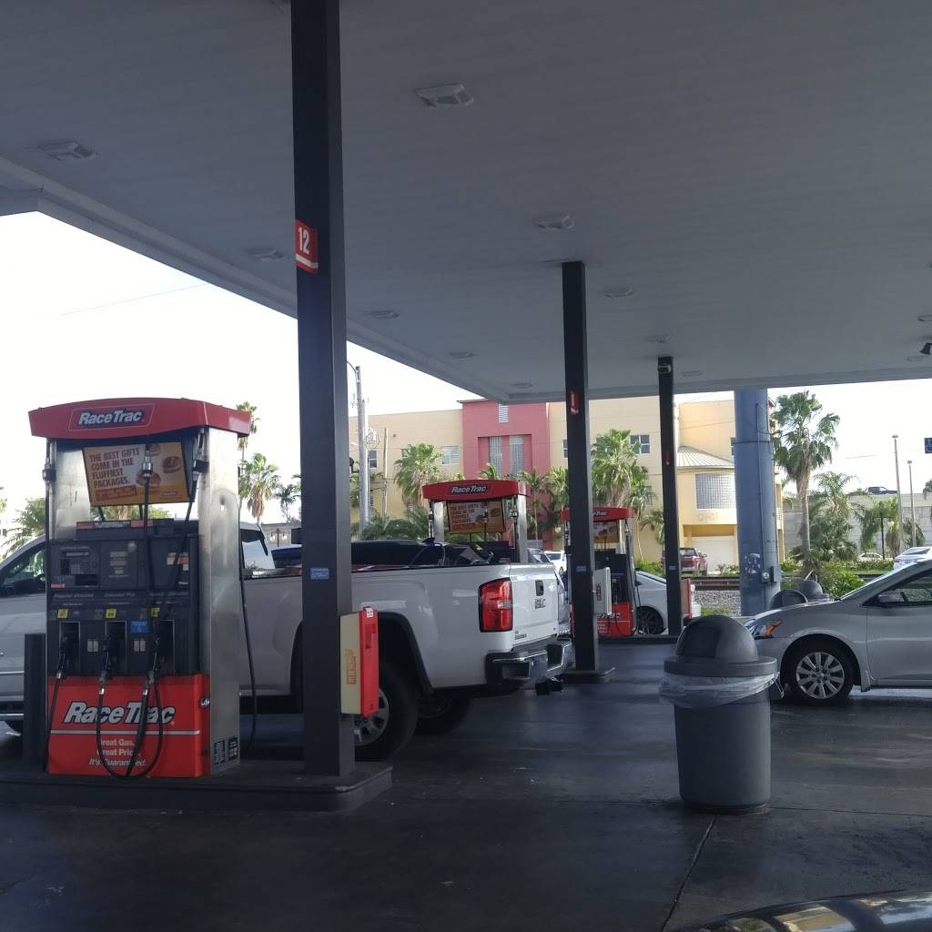 RaceTrac | bakery | 3031 W Hallandale Beach Blvd, Pembroke Park, FL 33021, USA | 9549869933 OR +1 954-986-9933