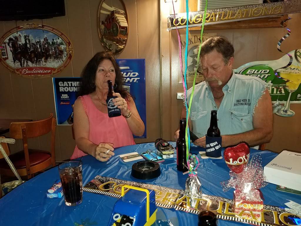 Beer Cooler Pub And Grub LLC | restaurant | 6611 S Old US Hwy 63, Hillsdale, IN 47854, USA | 7652450555 OR +1 765-245-0555