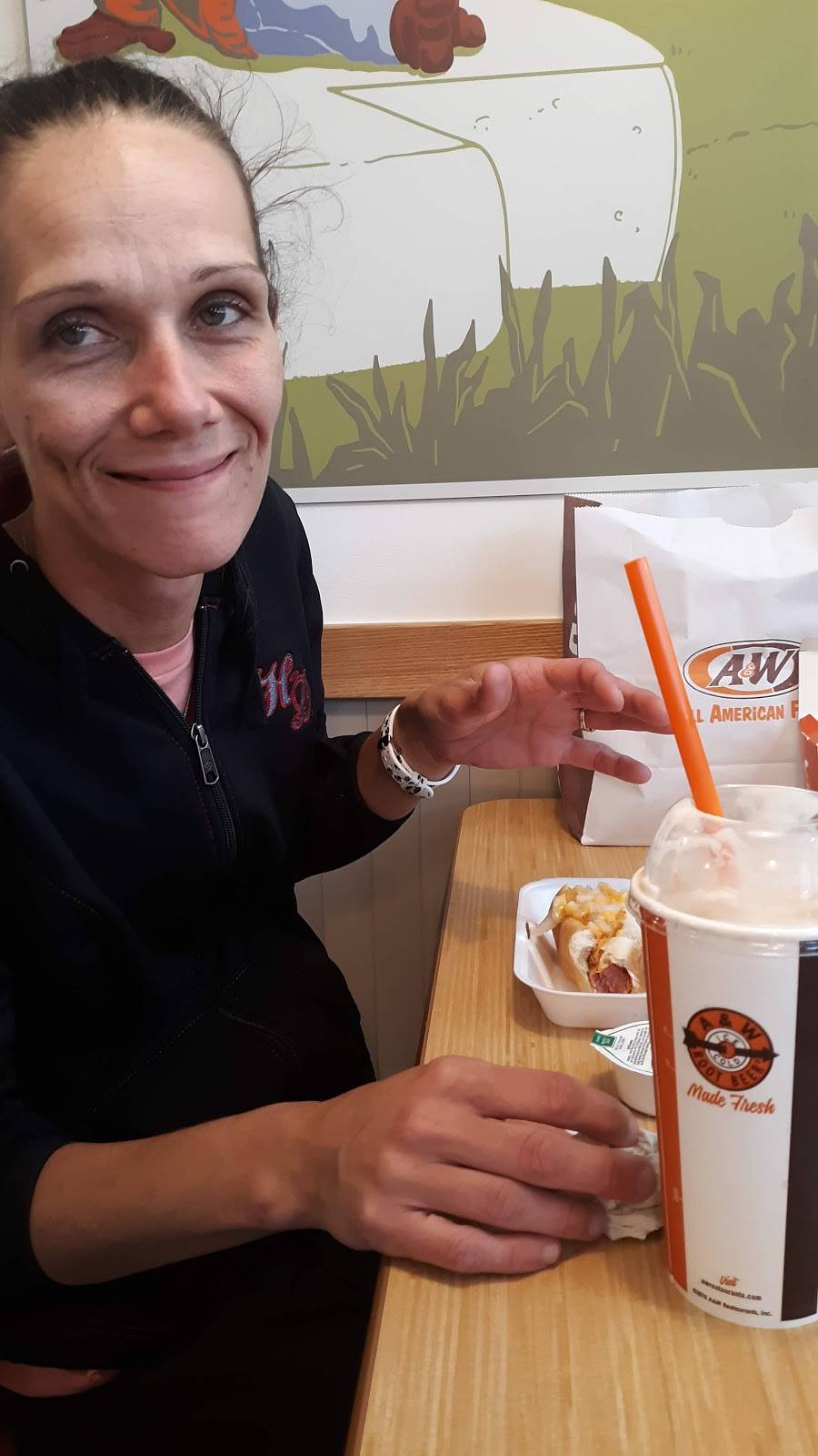 A&W | restaurant | 370 Ross St, Beaverton, MI 48612, USA | 9894356263 OR +1 989-435-6263