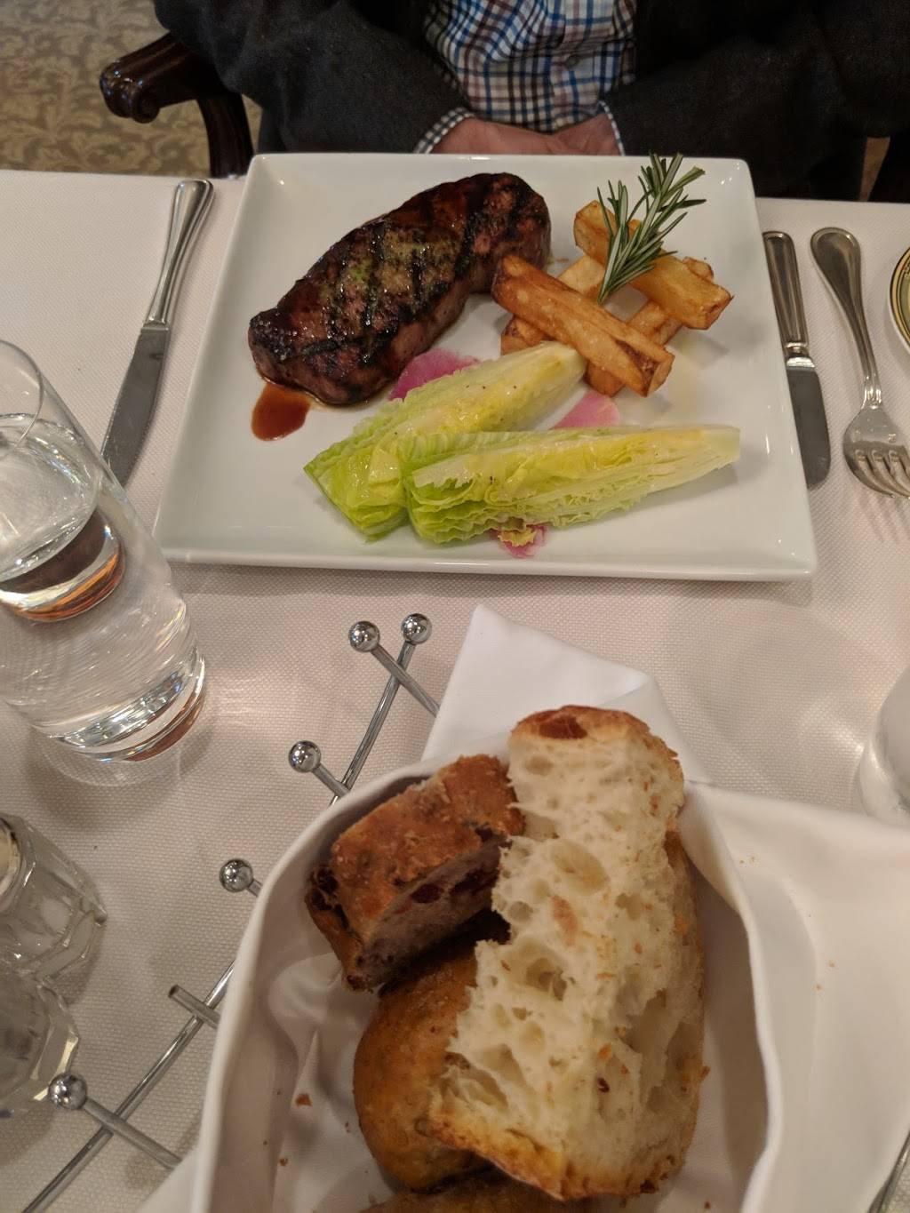 The Lafayette | restaurant | 800 16th St NW, Washington, DC 20006, USA | 2026382570 OR +1 202-638-2570