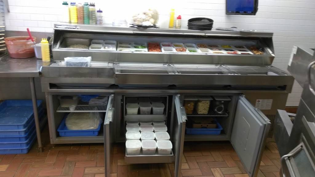 Dominos Pizza | meal delivery | 21073 Powerline Rd Ste 39, Boca Raton, FL 33433, USA | 5614838331 OR +1 561-483-8331