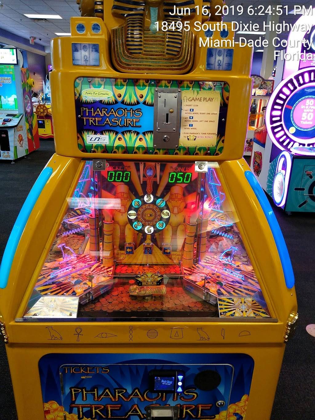 Chuck E. Cheese | restaurant | 18575 S Dixie Hwy, Cutler Bay, FL 33157, USA | 3052563886 OR +1 305-256-3886