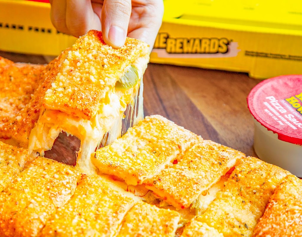 Hungry Howies Pizza | restaurant | 2318 Paintersmill Dr, Fayetteville, NC 28304, USA | 9102133888 OR +1 910-213-3888