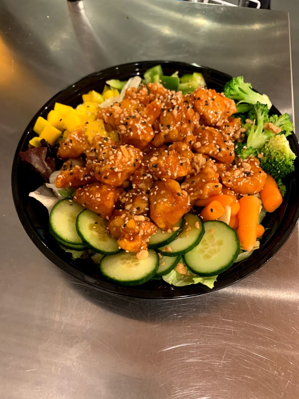 Fancy bowl | restaurant | 323B S Phillips Ave, Sioux Falls, SD 57104, USA | 6053388888 OR +1 605-338-8888