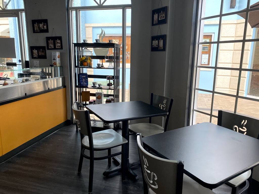 Le Petit French Cafe | bakery | 4350 Gulf Shore Blvd N #506, Naples, FL 34103, USA | 2392800438 OR +1 239-280-0438