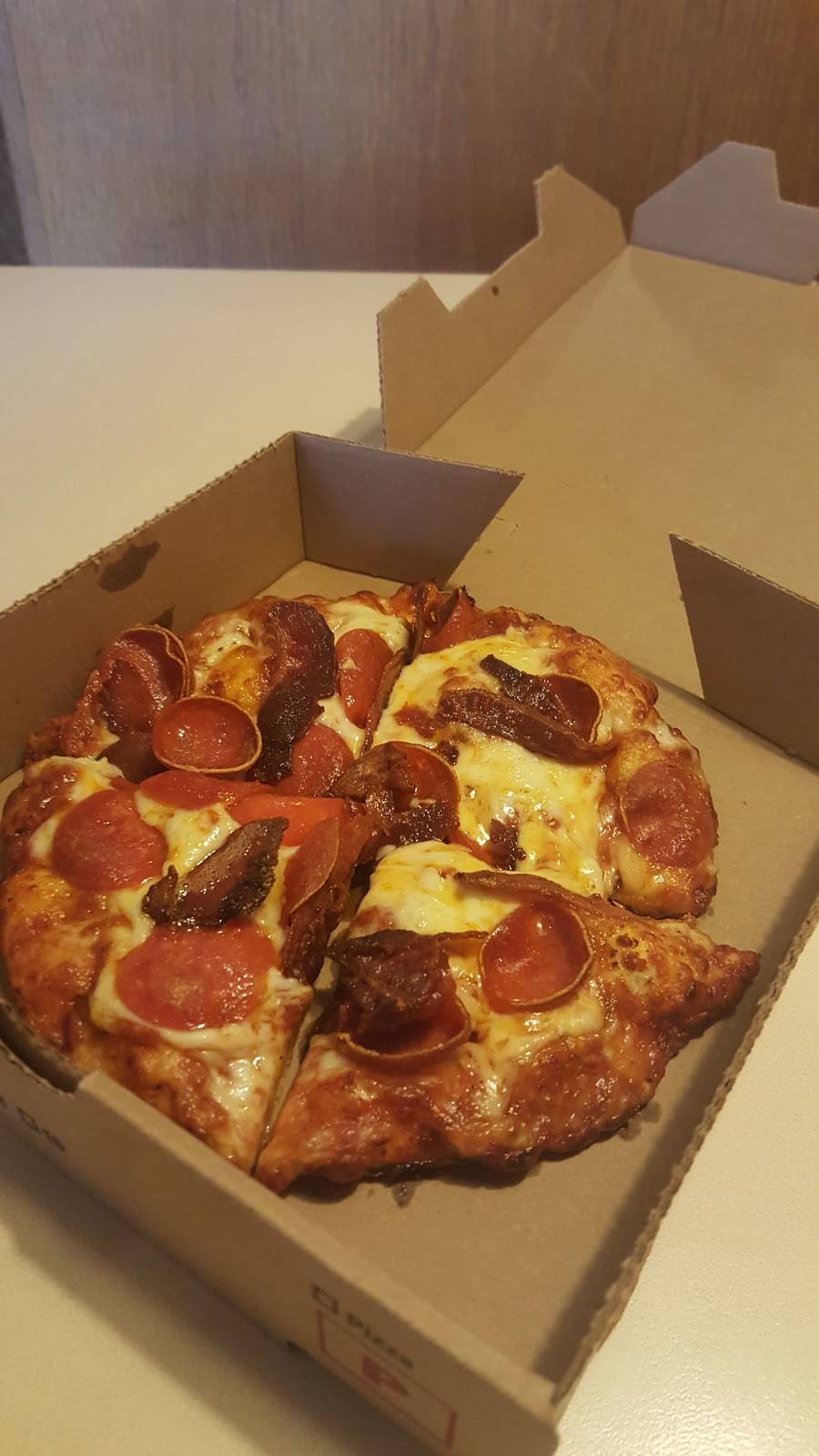 Round Table Pizza | meal delivery | 2424 Magowan Dr, Santa Rosa, CA 95405, USA | 7075281200 OR +1 707-528-1200