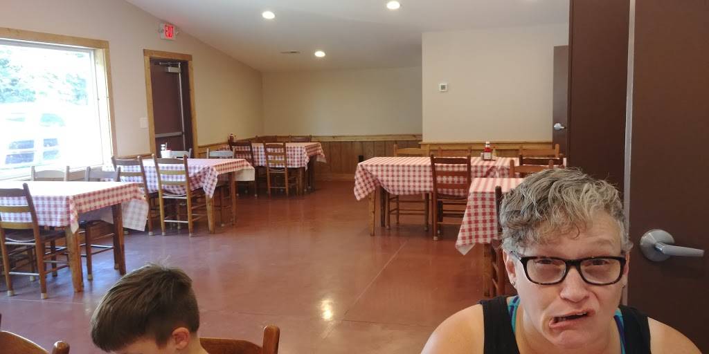 Big Ds B-B-Q Barn | restaurant | 821 E County Line Rd #621, Johnsonville, SC 29555, USA | 8435582661 OR +1 843-558-2661