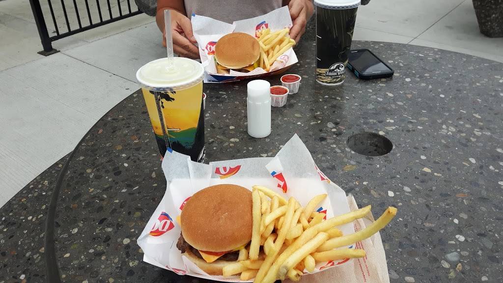 Dairy Queen Grill & Chill | restaurant | 628 King St N, Waterloo, ON N2V 0C7, Canada | 5198863030 OR +1 519-886-3030