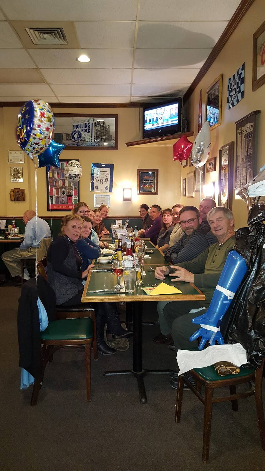 Village Tavern | restaurant | 122 Walkers Village Way, Walkersville, MD 21793, USA | 3018452262 OR +1 301-845-2262