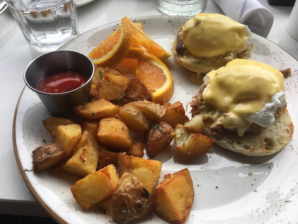 Luce Bar & Kitchen | restaurant | 1959 Morena Blvd, San Diego, CA 92110, USA | 6192750321 OR +1 619-275-0321