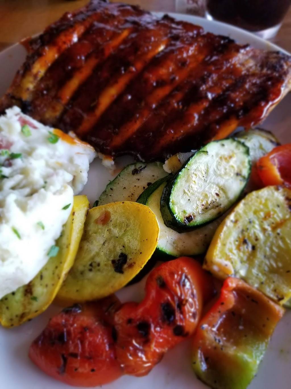 Applebees Grill + Bar | restaurant | 4100 W 10th St, Greeley, CO 80634, USA | 9703469493 OR +1 970-346-9493