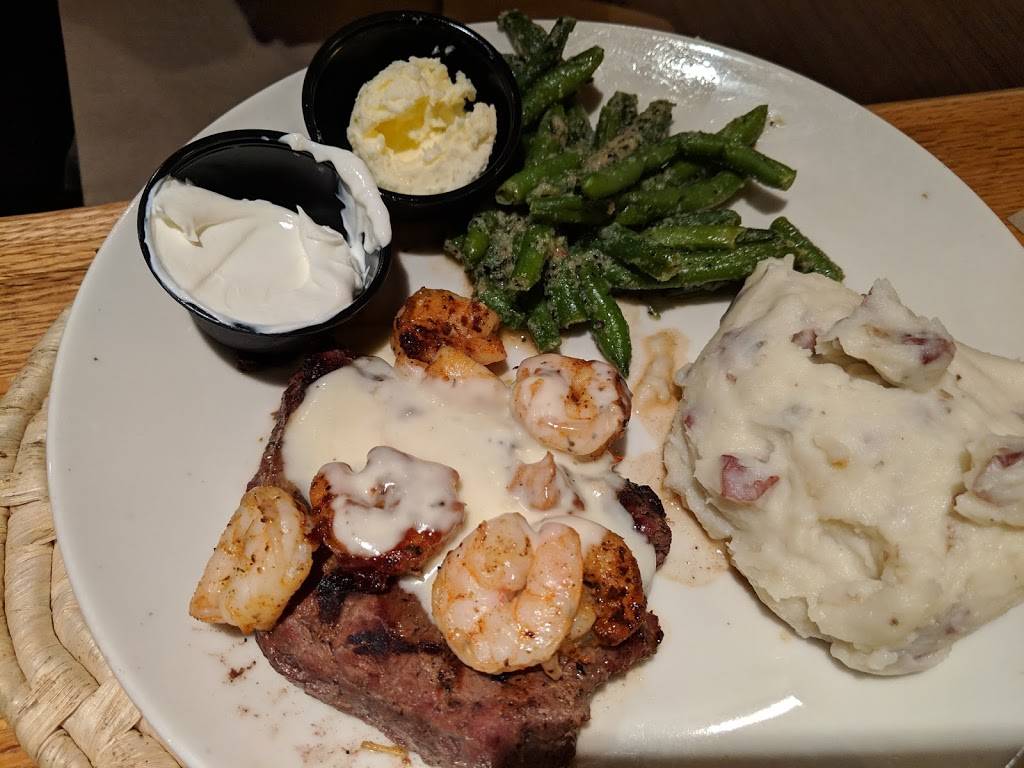 Applebees Grill + Bar | restaurant | 105 Sadler Ln, Emporia, VA 23847, USA | 4343369540 OR +1 434-336-9540